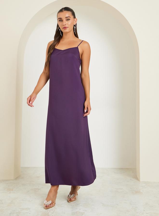 ستايلي فستان طويل سادة بتفاصيل ريش صناعي - Image 5